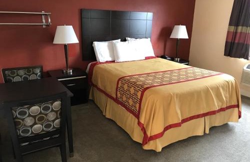 Tree Section Hotel | Manhattan Inn & Suites