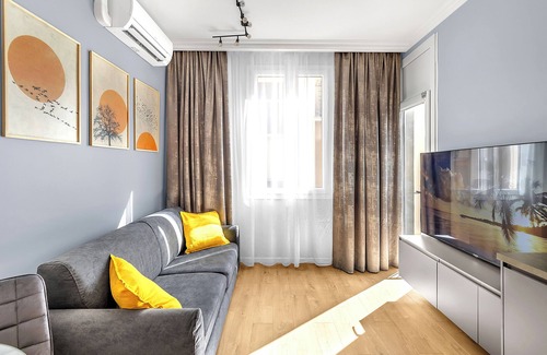 Carabacel Apartment | Manifesto apartment in the center of Nice
