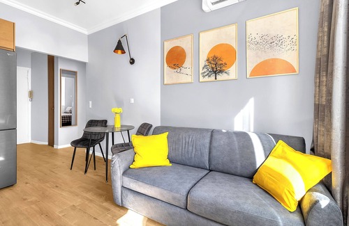 Carabacel Apartment | Manifesto apartment in the center of Nice
