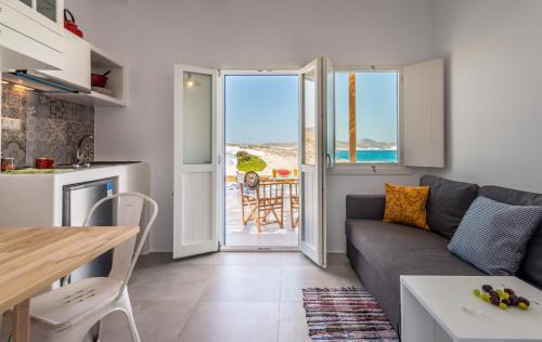 Milos House | Manolis And Filio Home -By The Sea