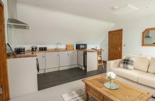 Wisbech Cottage | MANOR BARN, romantic, luxury holiday cottage, with a garden in Upwell