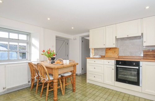 Callington Cottage | MANOR COTTAGE BARN, pet friendly, with a garden in Callington
