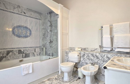 High Wych Hotel | Manor of Groves Hotel, Golf & Health Club