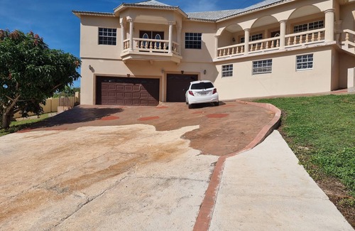 Maidstone House | Mansion in a rural setting with views of mountains and sea. Very peaceful safe