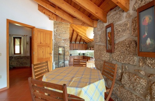 Santa Comba Dao Villa | Mansion in Dão Valley by River Beach