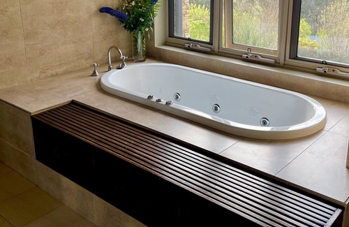 The Patch House | Mansion with views, pool, tennis court, bbq area and gardens near Sherbrooke