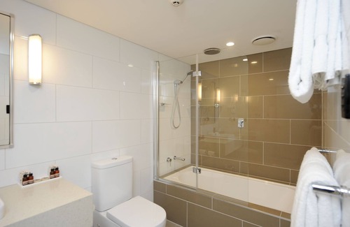 Barney Point Hotel | Mantra Gladstone
