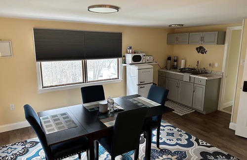 Schroon Lake Hotel | Maple Leaf Motel
