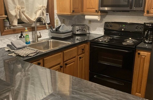 Briar Crest Woods House | Maple Mountain Retreat - Golfing, hiking, hot tub, game room & firepit!