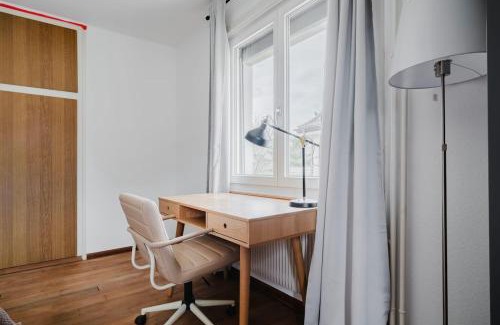 Wipkingen Apartment | Maple Suite