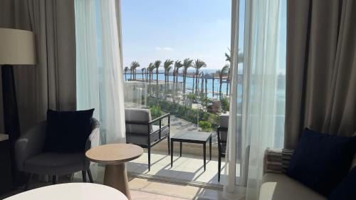 Sidi Abd El-Rahman Apartment | Marassi, Luxury Suite in Address Beach resort! service apartment