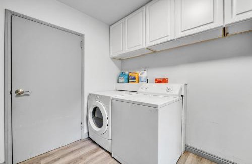 Cabazon House | @ Marbella Lane - 4BR Near Morongo Casino & Outlet Ldry+P