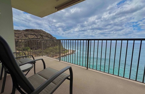 Makaha House | Marbella Lane - Beachfront Haven w/MT Views!