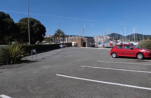 Port Cogolin Apartment | MARCOGVOILE - Golfe de Saint-Tropez - Agréable T2 cabine avec vue sur la marina