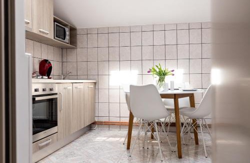 Hunedoara House | MARCONI GUESTHOUSE