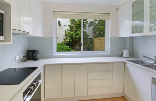 Avoca Beach Apartment | Marese 2 - Beachfront Unit
