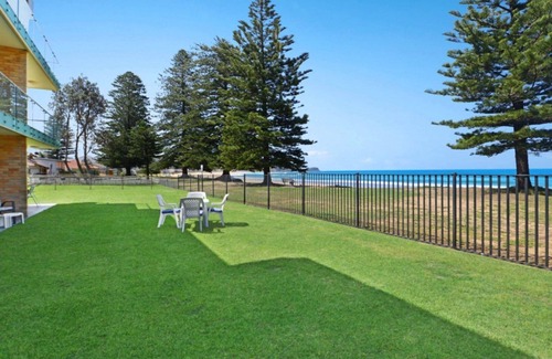 Avoca Beach Apartment | Marese 2 - Beachfront Unit