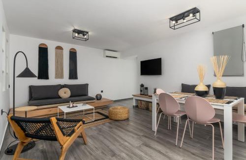 Milos Apartment | Margaret's Unique Apartment