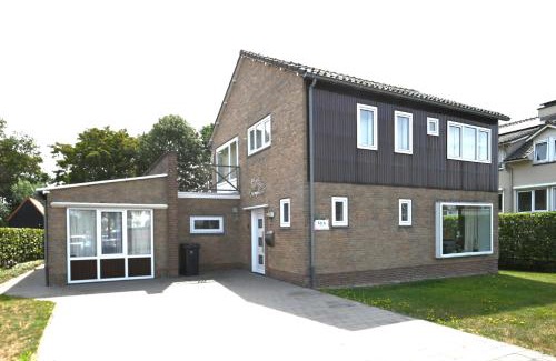 Cadzand-Bad House | Margret detached holiday home with huge garden in the centre of Cadzand and near beach