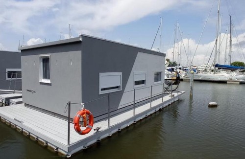 Lido degli Estensi Boat Rental | Marina degli Estensi Floating Resort