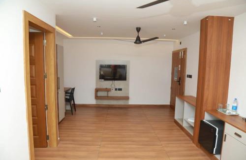 Chittilapilly Hotel | Marina Tower & Regency Changaramkulam