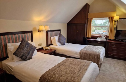 Sutton Cross Hotel | Marine Hotel