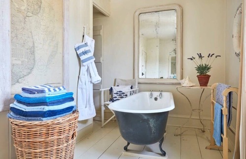 Deal House | Mariners Cottage - on Kingsdown Beach