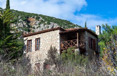 Kefalochori Villa | MARIOLATA STONE HOUSE