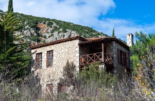 Kefalochori House | MARIOLATA STONE HOUSE