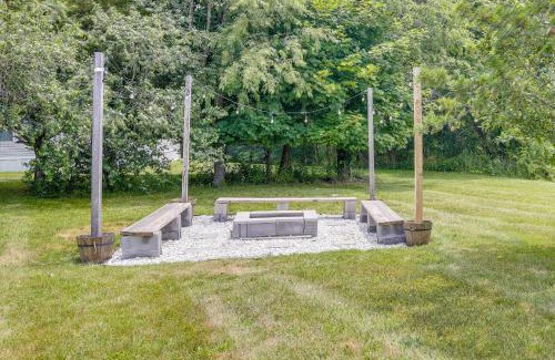 Middle Hope House | Marlboro Vacation Rental with Fire Pit and Yard!
