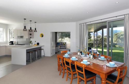 Renwick House | Marlborough Magic - Rapaura Holiday Home