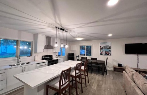 Marmora House | Marmora Hideaway - Lake front