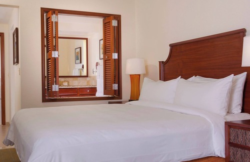 Ko Olina Resort | Marriott's Ko Olina Beach Ocean View one bedroom, full kitchen, resort access