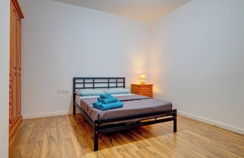 Iz-Zonqor Apartment | Marsaskala. 3 double bed fast wi-fi easy parking Gym .Smart Tvs In Rooms. AC .