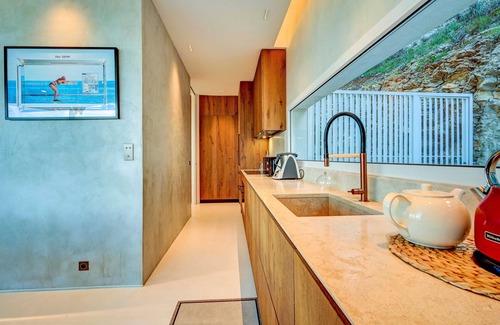 Montredon Villa | Marseille on the Roc - 4 bedrooms 8 sleeps