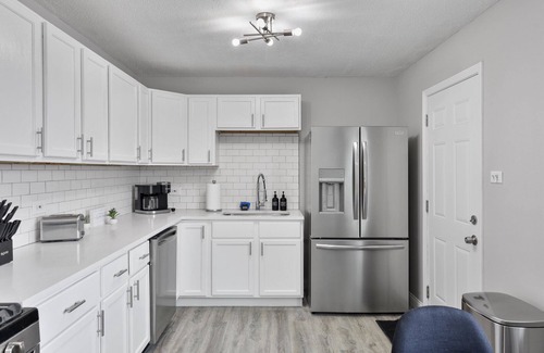 Mokena House | Marvel - 4BR’s, 2 BA & Game Room