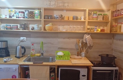 Centar Apartment | Marvelous 2-bedroom apartment with AC in Skopje