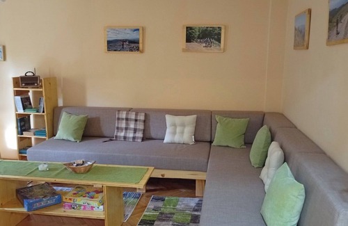 Centar Apartment | Marvelous 2-bedroom apartment with AC in Skopje