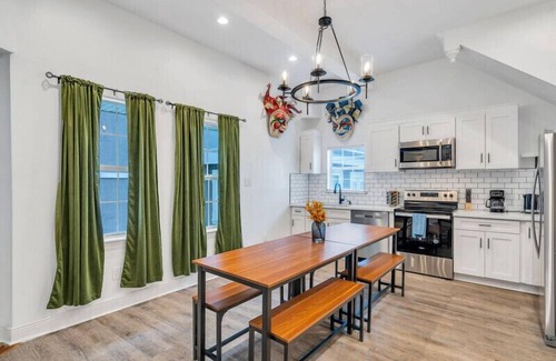 Tulane - Gravier House | Marvelous 5BR, 5BA Mid-City abode - Minutes from French Quarter w/Pool and hot tub
