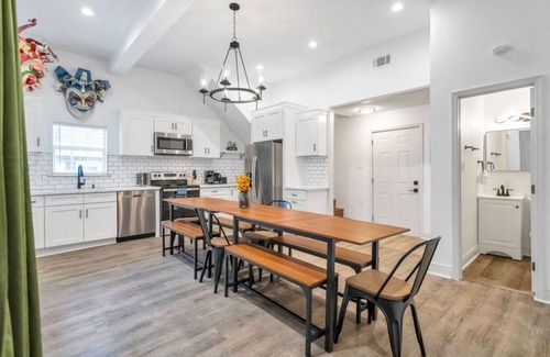Tulane - Gravier House | Marvelous 5BR, 5BA Mid-City abode - Minutes from French Quarter w/Pool and hot tub
