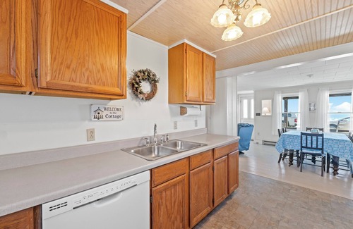 York Beach House | Marvelous 7-bedroom home on Long Sands Beach!