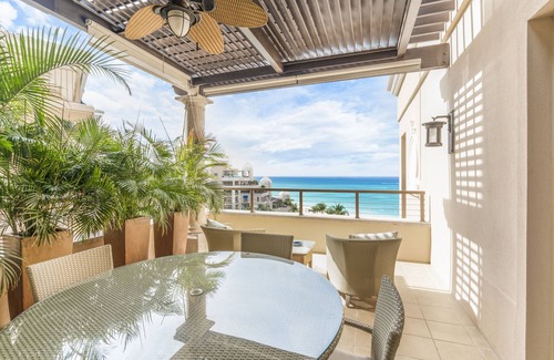 Seven Mile Beach Condo | Marvelous Top-floor Ocean View Condo located at The Ritz-Carlton