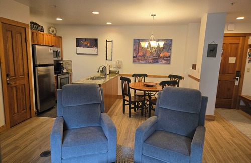 River Run Condo | Mary's Place-125 Yd to Lift-Sleep 6, ski run view, Completely Remodeled!
