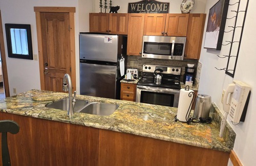 River Run Condo | Mary's Place-125 Yd to Lift-Sleep 6, ski run view, Completely Remodeled!