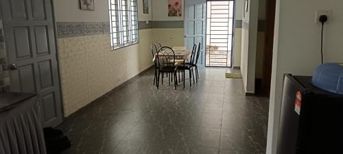 Sungai Jarom House | Mas Homestay