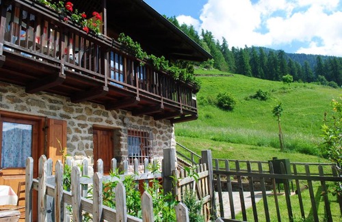 Rabbi Ski Chalet | Maset en Cavalar