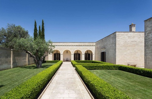 Carpignano Salentino House | Masseria La Rosa Luxury Villa in Puglia with pool