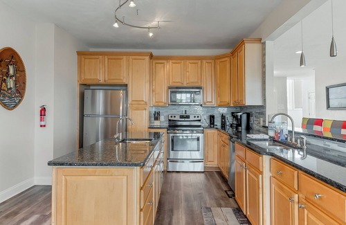East Ocean View House | Massive 5BR Escape Ideal for Groups of 10!