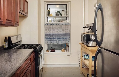 Prospect-Lefferts Gardens Historic District Apartment | Massive and Neat Two Bedroom Flat on Park