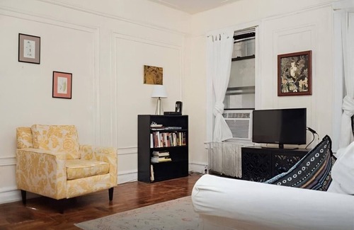Prospect-Lefferts Gardens Historic District Apartment | Massive and Neat Two Bedroom Flat on Park